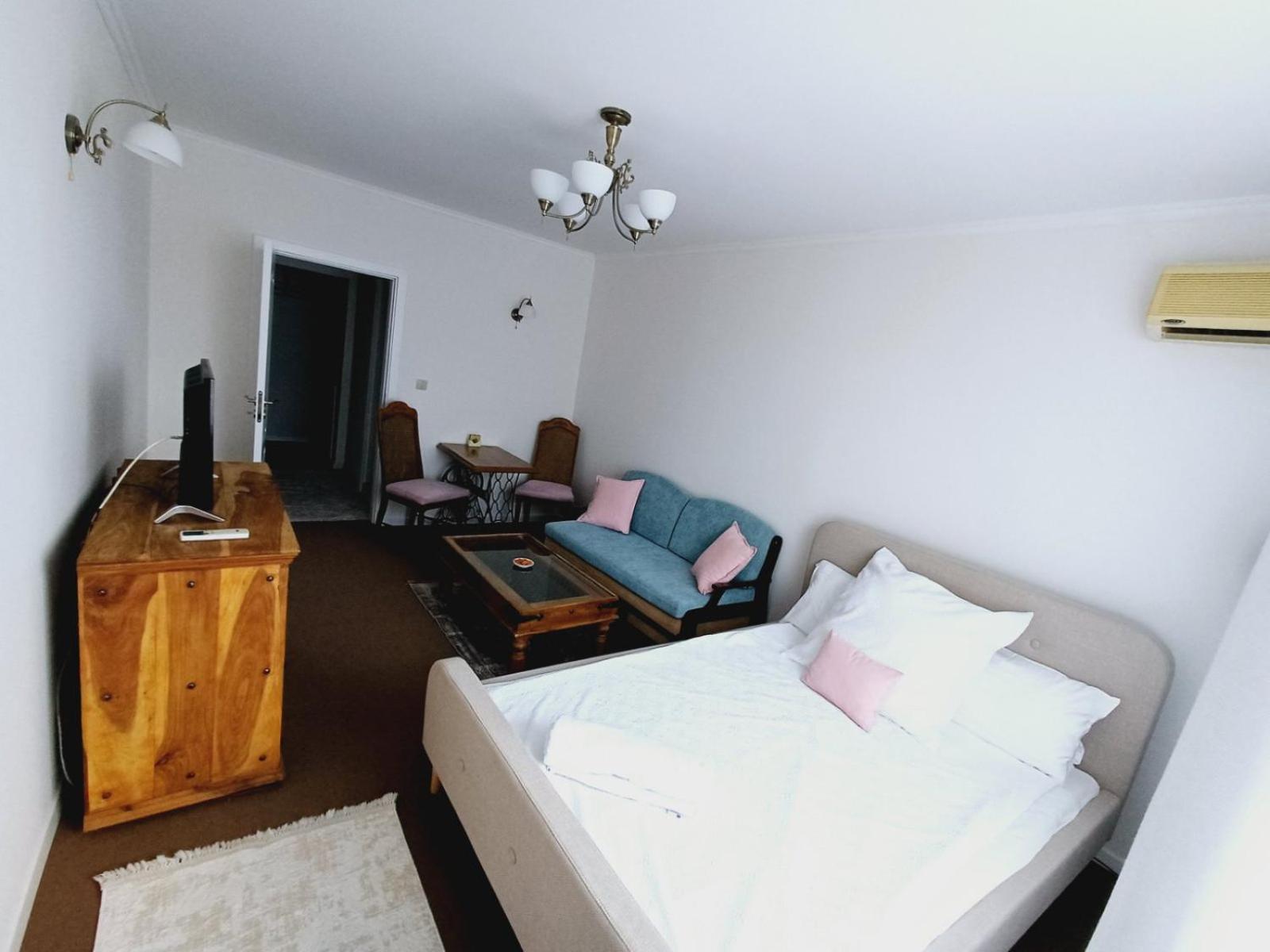 Wild Cherry Apartments Saints Constantine and Helena Екстер'єр фото